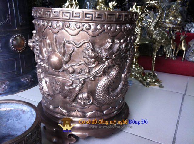 Bát hương đúc đồng Bát hương đúc đồng